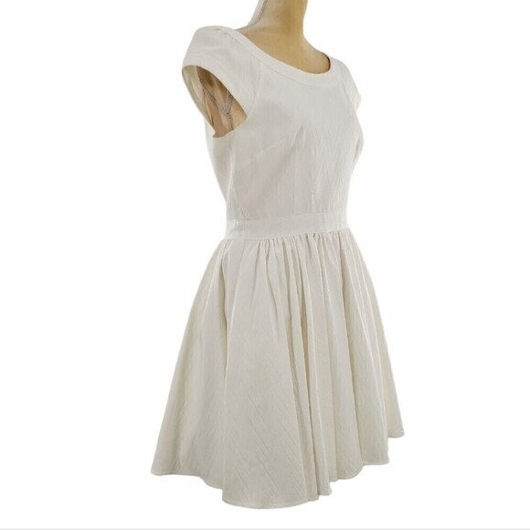 Rachel Zoe Lydia White Textured Cap Sleeve Open Back Pleated A-Line Dress - Picture 10 of 16